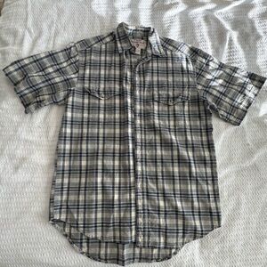 Wrangler Blue and White Plaid Button Up Shirt with a Retro Vibe